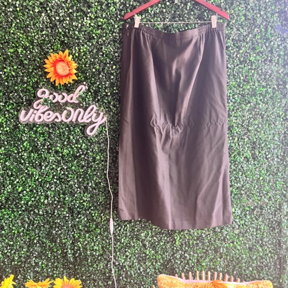 Metrostyle Skirt Black Size 20 Side Split.  New without Tag - Picture 3 of 6